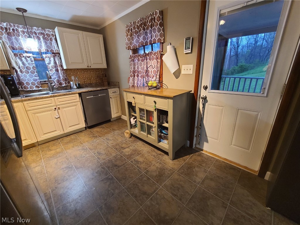 5275 Rucker Road Mount Perry, OH 43760 - Photo 14 of 31