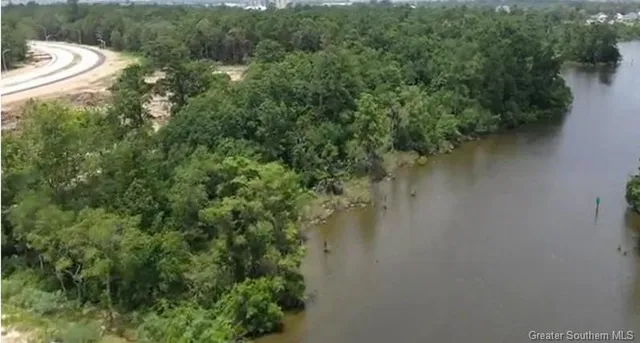 $1,300,000 | 4 Off Contraband Pkwy Lake, Lake Charles, LA 70601