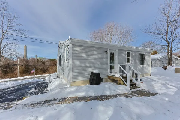 $699,900 | 16 Town Neck Road, Sandwich, MA 02563