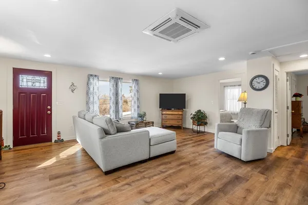 $699,900 | 16 Town Neck Road, Sandwich, MA 02563