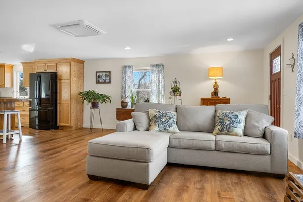 $699,900 | 16 Town Neck Road, Sandwich, MA 02563