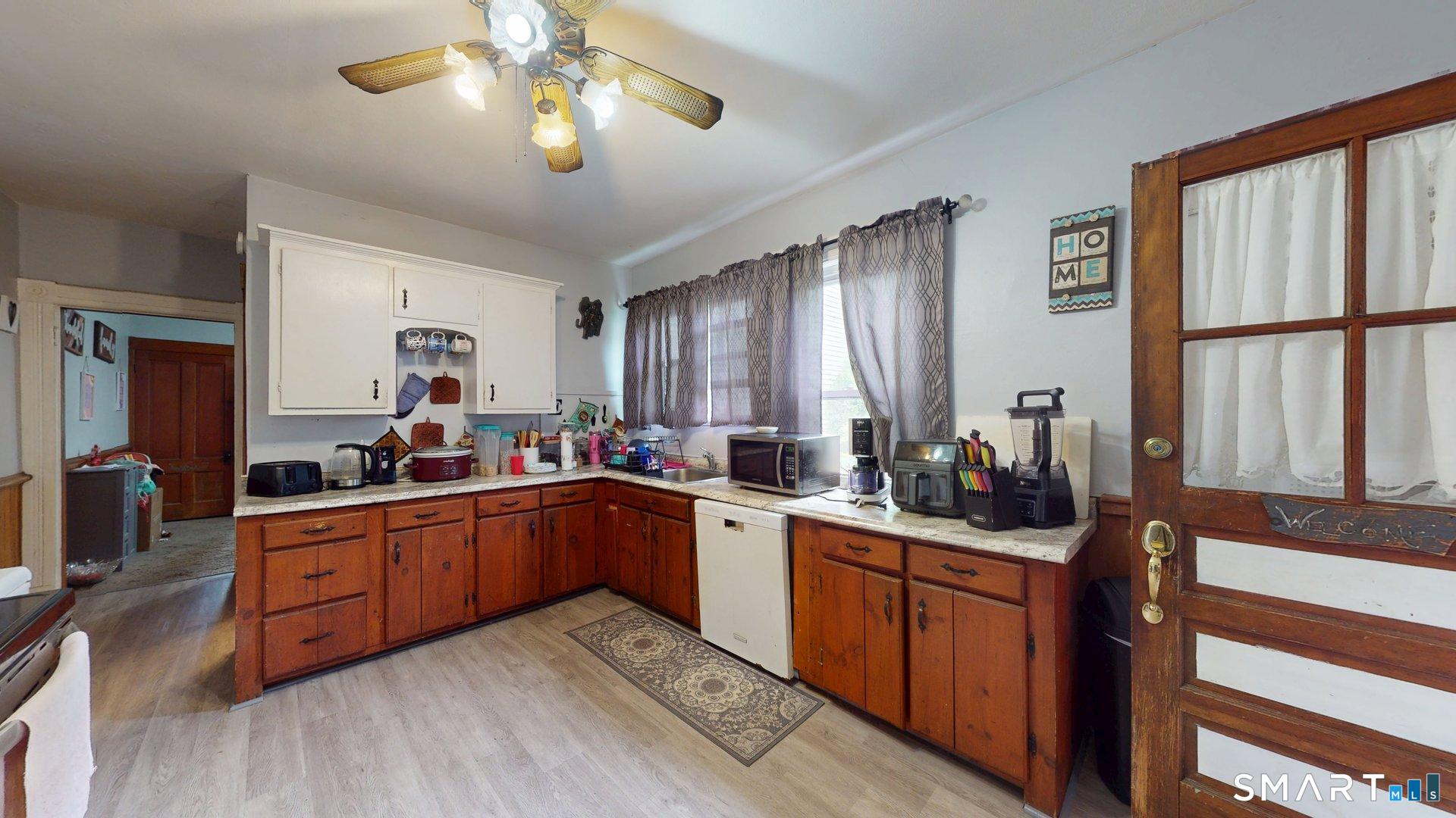 82 Main Street East Windsor, CT 06016 - Photo 34 of 37