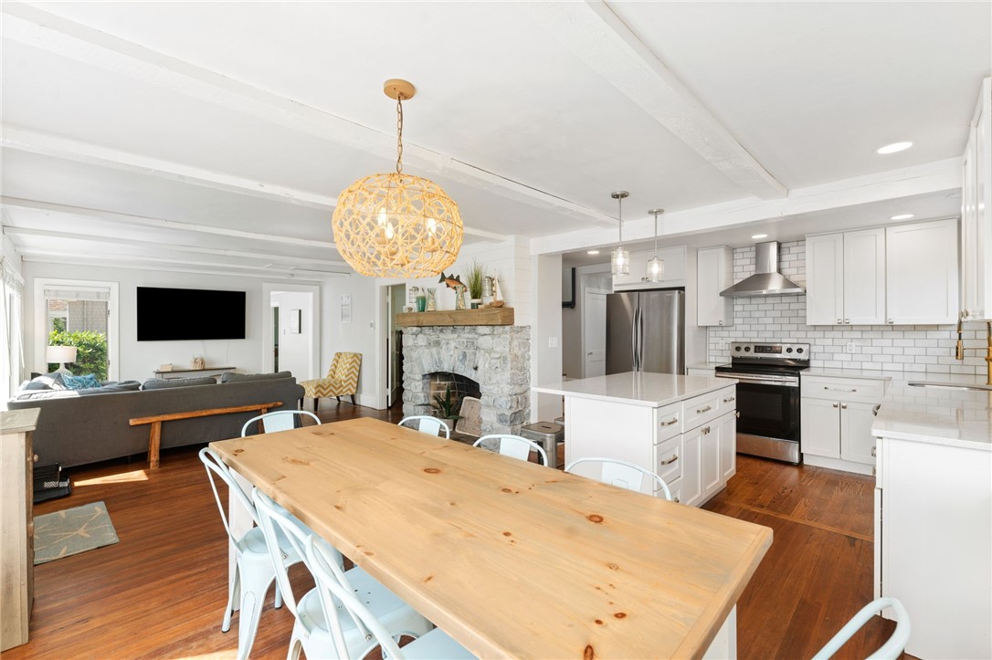 22 Namcook Road Narragansett, RI 02882 - Photo 13 of 47