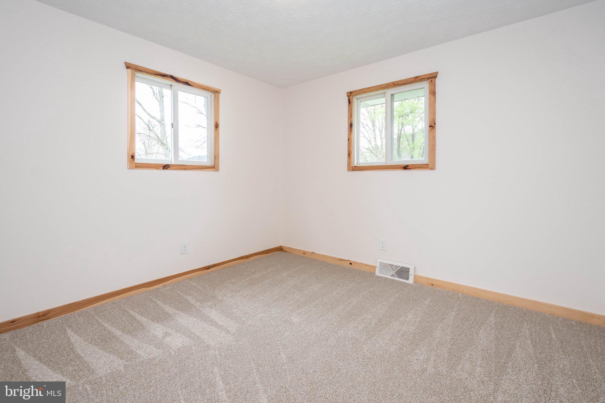 2155 Jennings Road Grantsville, MD 21536 - Photo 26 of 39 Bright and airy bedroom.