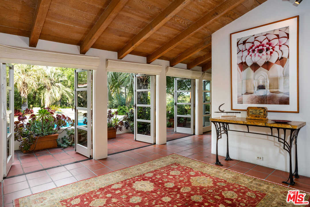 39 Oakmont Drive Los Angeles, CA 90049 - Photo 6 of 16