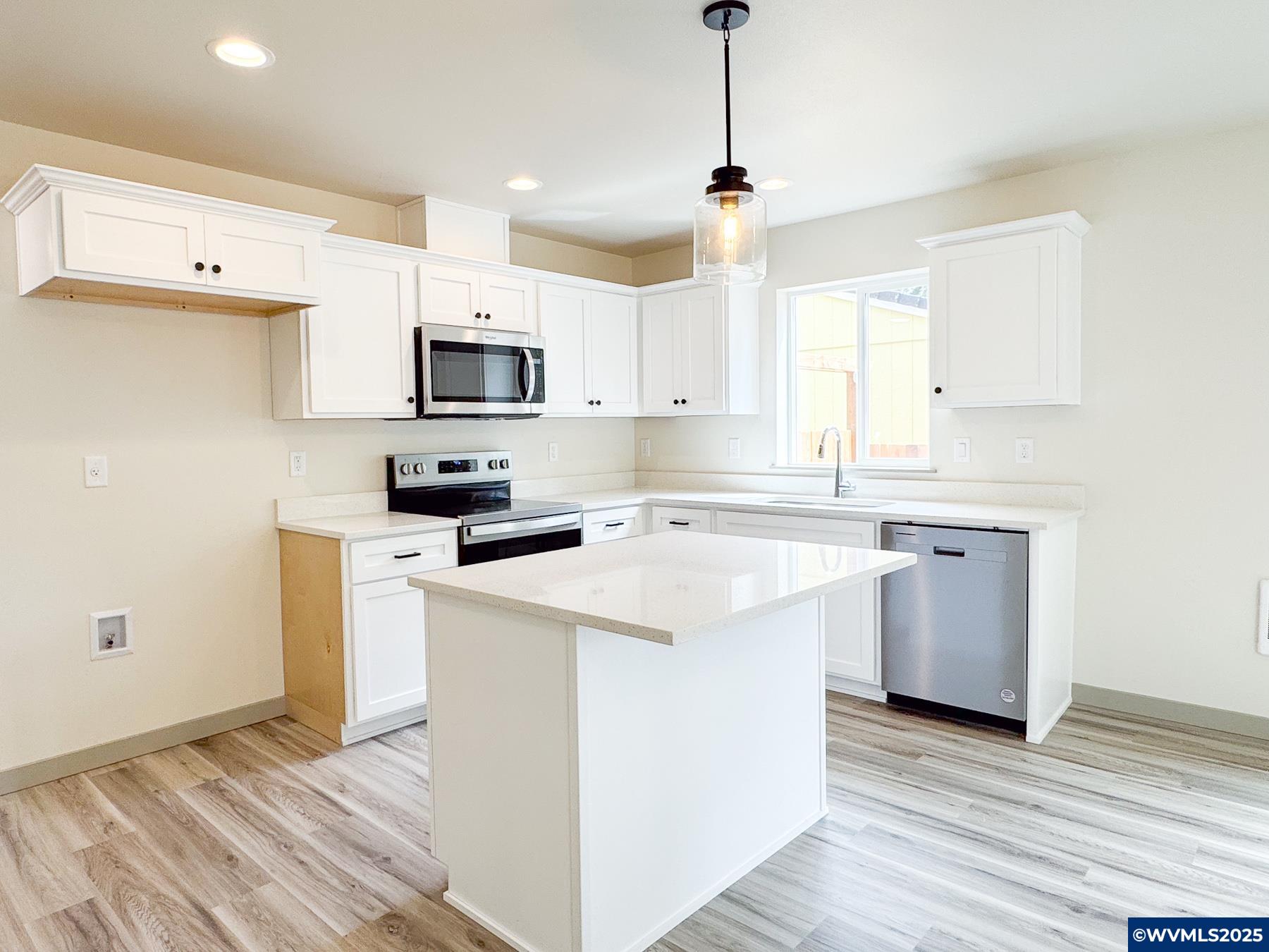 2262 Simpson Street Southeast Salem, OR 97301 - Photo 4 of 21