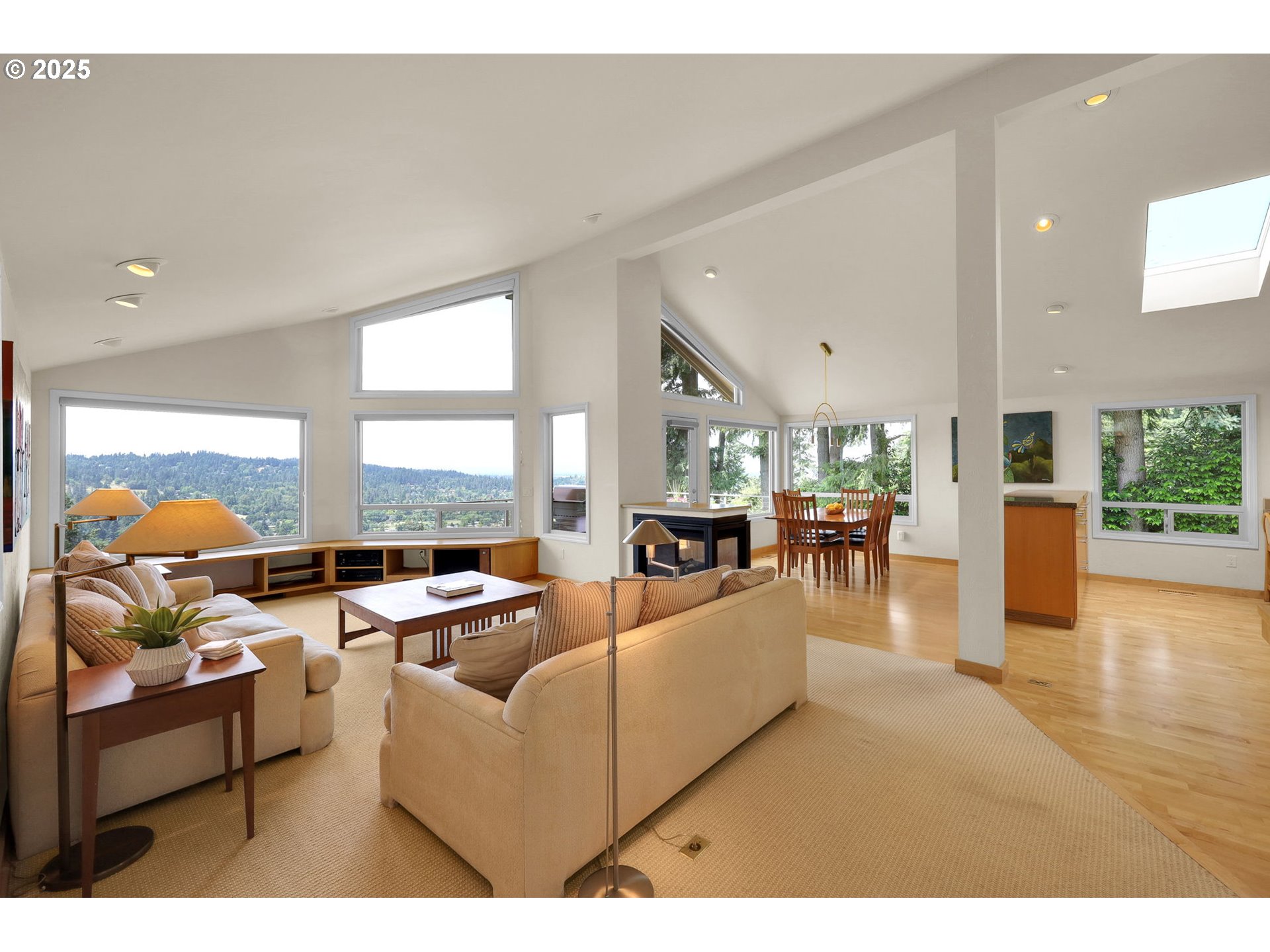 3980 North Shasta Loop Eugene, OR 97405 - Photo 4 of 46