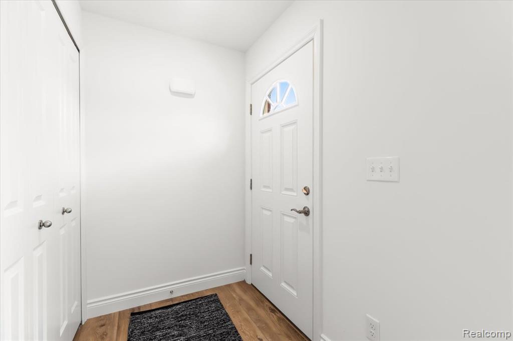 48504 Bridge Way, Unit 562 Canton, MI 48188 - Photo 3 of 21