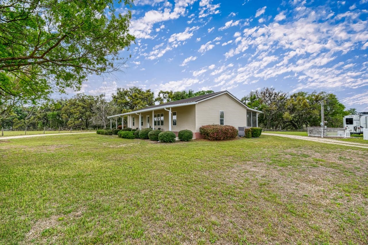 332 Northeast Forsythia Way Pinetta, FL 32350 - Photo 7 of 51