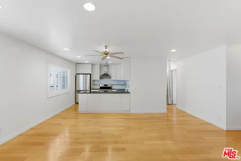 $730,000 | 2444 4th Street, Unit 4, Santa Monica, CA 90405