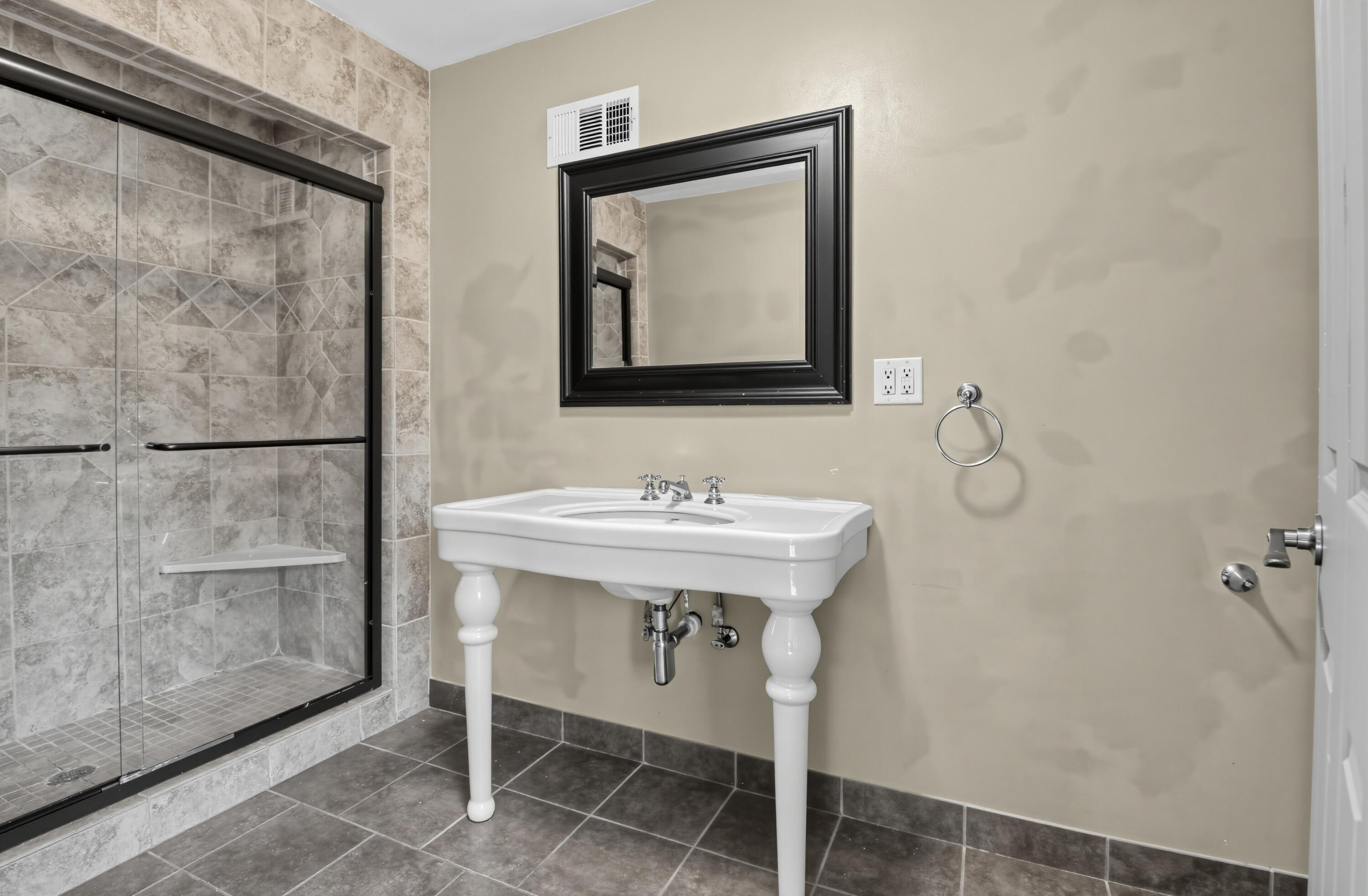 2605 James Boulevard Racine, WI 53403 - Photo 11 of 21 19_2605_James_Boulevard-Bedroom-6015
