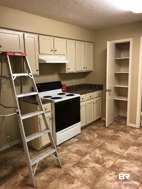 233 Ridgewood Drive Daphne, AL 36526 - Photo 4 of 12