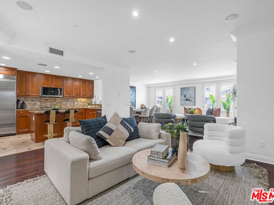 143 North Arnaz Drive, Unit 304 Beverly Hills, CA 90211 - Photo 12 of 39