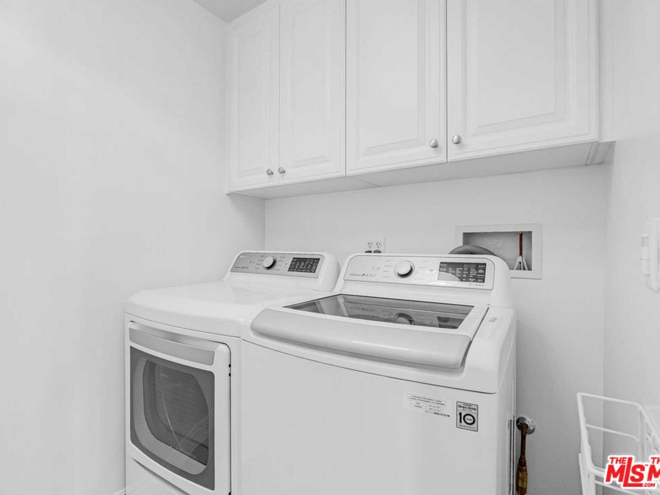 143 North Arnaz Drive, Unit 304 Beverly Hills, CA 90211 - Photo 17 of 39