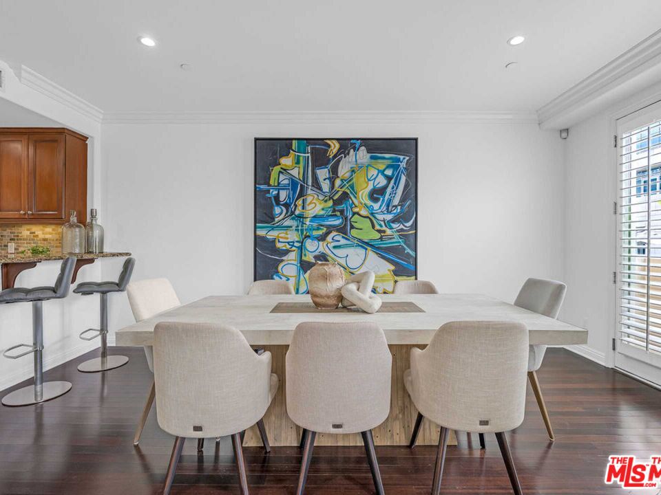 143 North Arnaz Drive, Unit 304 Beverly Hills, CA 90211 - Photo 23 of 39