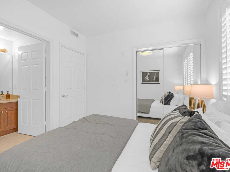143 North Arnaz Drive, Unit 304 Beverly Hills, CA 90211 - Photo 27 of 39