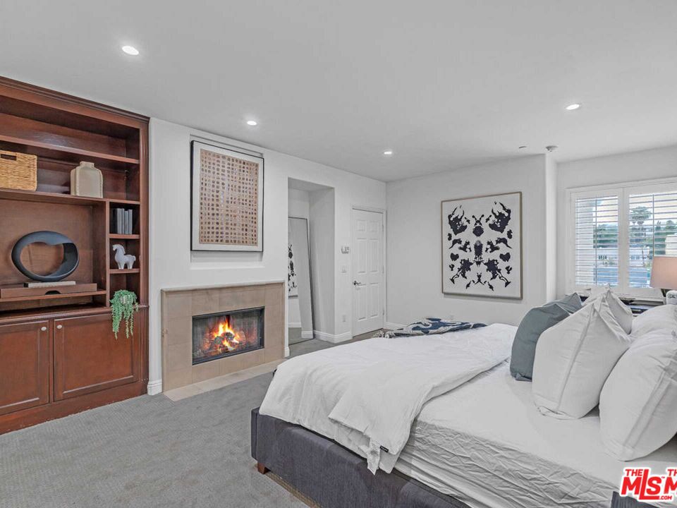 143 North Arnaz Drive, Unit 304 Beverly Hills, CA 90211 - Photo 32 of 39