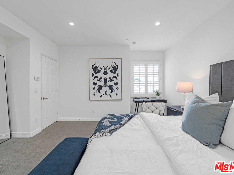 143 North Arnaz Drive, Unit 304 Beverly Hills, CA 90211 - Photo 33 of 39