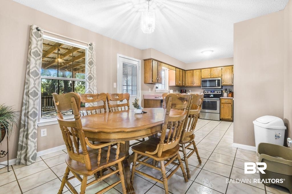 117 Hickory Street South Foley, AL 36535 - Photo 8 of 20 Dining Area