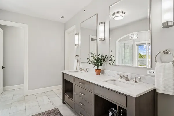 $2,150,000 | 636 South Division Street, Barrington, IL 60010