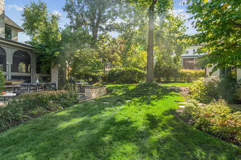 $2,150,000 | 636 South Division Street, Barrington, IL 60010