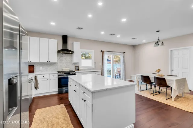 $879,900 | 28 Duchess Avenue, Middletown, NJ 07748