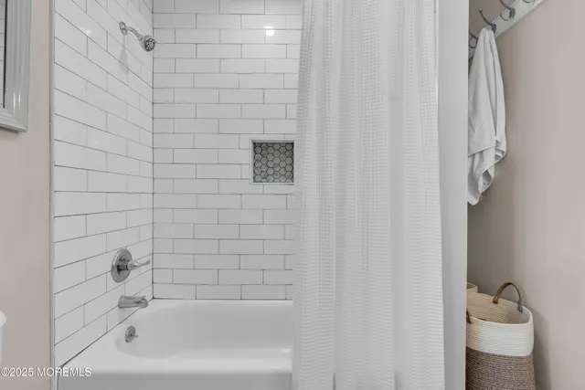 $879,900 | 28 Duchess Avenue, Middletown, NJ 07748