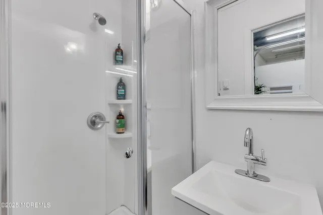 $879,900 | 28 Duchess Avenue, Middletown, NJ 07748