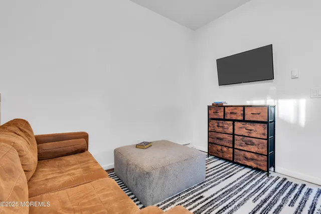 $879,900 | 28 Duchess Avenue, Middletown, NJ 07748