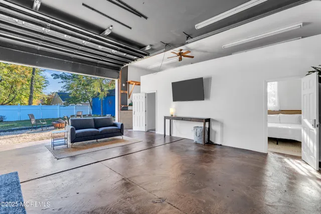 $879,900 | 28 Duchess Avenue, Middletown, NJ 07748