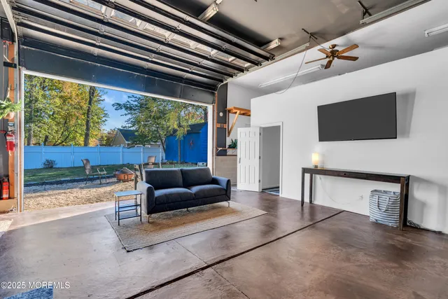 $879,900 | 28 Duchess Avenue, Middletown, NJ 07748