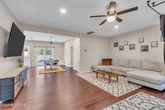 $879,900 | 28 Duchess Avenue, Middletown, NJ 07748