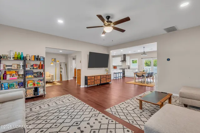 $879,900 | 28 Duchess Avenue, Middletown, NJ 07748