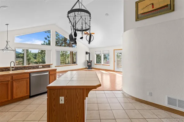 $749,900 | 162 Ridge Top Drive, Divide, CO 80814