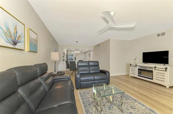 $6,000 | 917 Wexford Boulevard, Unit 917, Venice, FL 34293