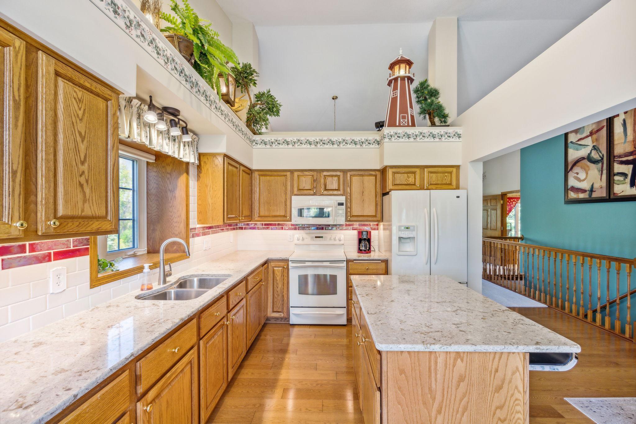 12891 Falcon Drive Apple Valley, MN 55124 - Photo 13 of 57