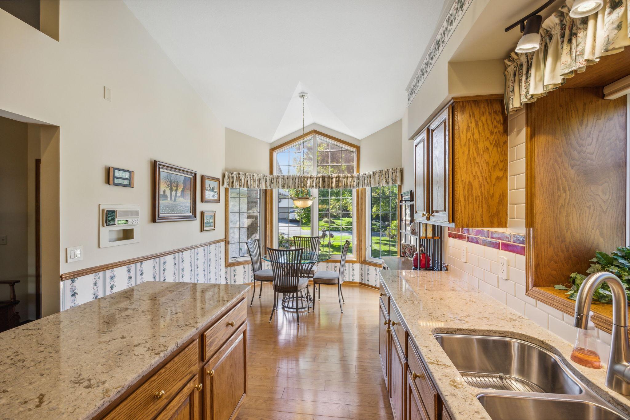 12891 Falcon Drive Apple Valley, MN 55124 - Photo 14 of 57