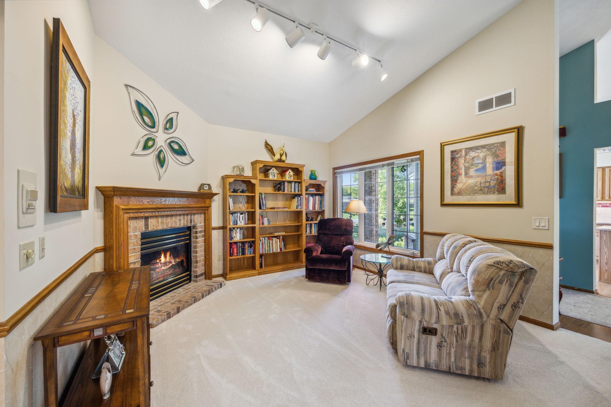 12891 Falcon Drive Apple Valley, MN 55124 - Photo 9 of 57