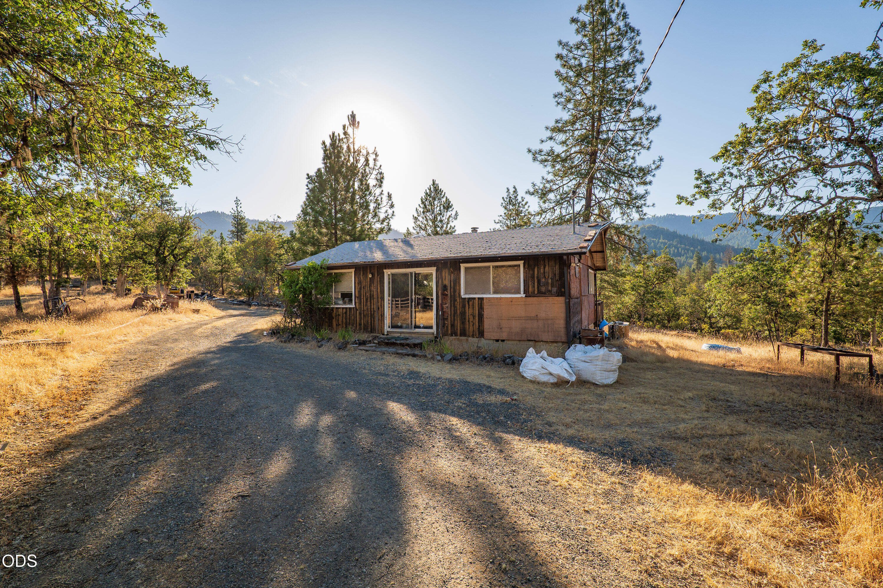 2659 Foots Creek Road Gold Hill, OR 97525 - Photo 31 of 43