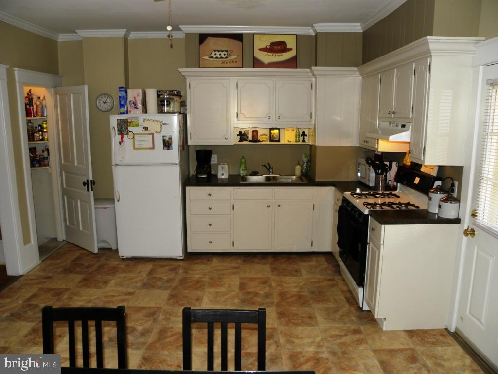 503 East Main Street Lititz, PA 17543 - Photo 8 of 17