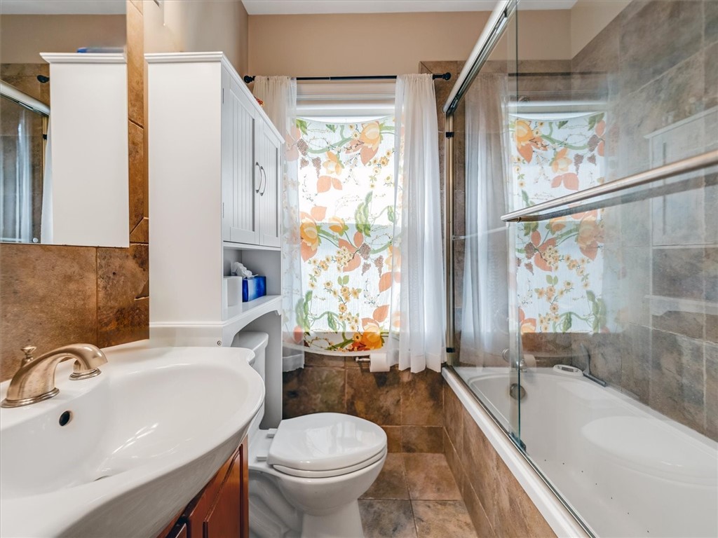 174 Forest Hills Road Brighton, NY 14625 - Photo 10 of 39 Full bath first floor