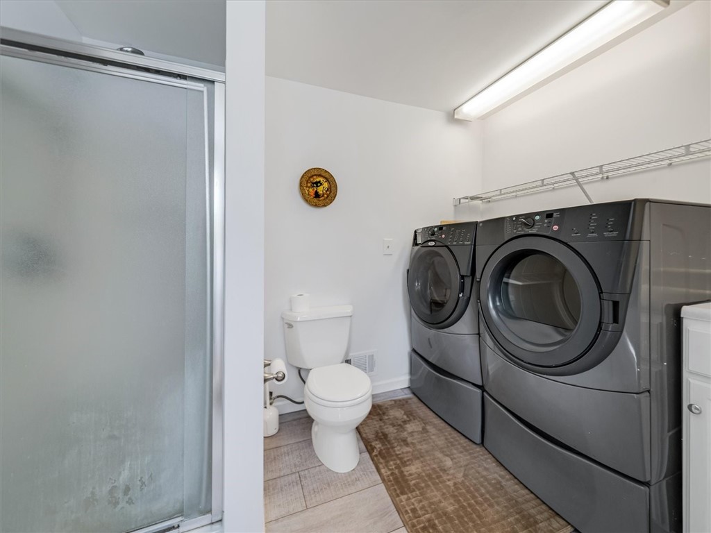 174 Forest Hills Road Brighton, NY 14625 - Photo 15 of 39 Full bath & Laundry on 2nd floor