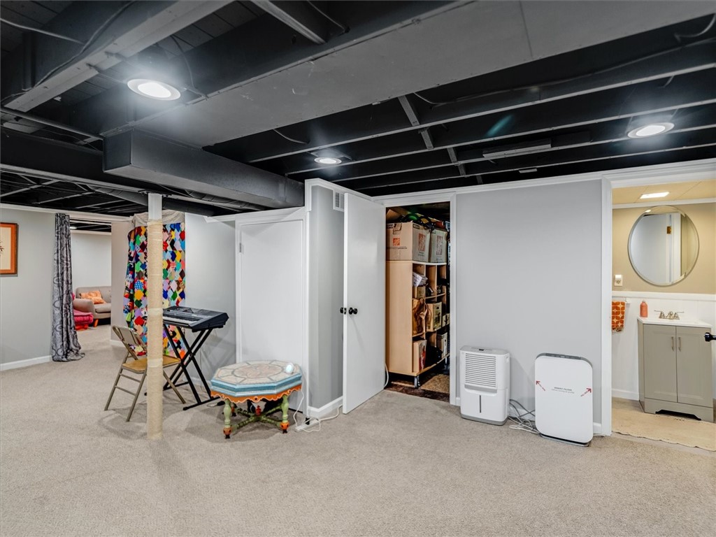 174 Forest Hills Road Brighton, NY 14625 - Photo 26 of 39