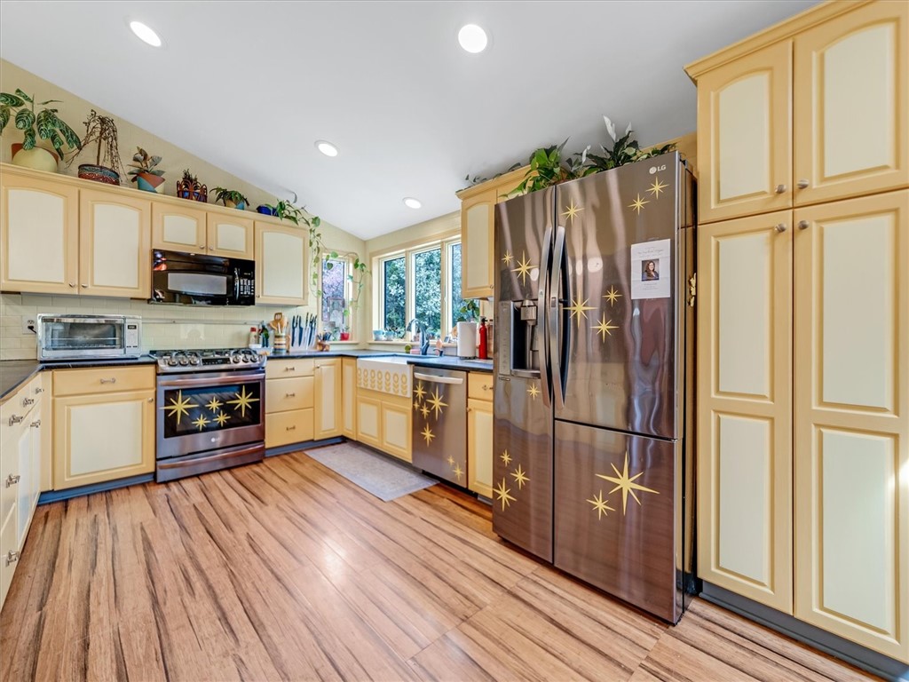 174 Forest Hills Road Brighton, NY 14625 - Photo 7 of 39 Kitchen!
