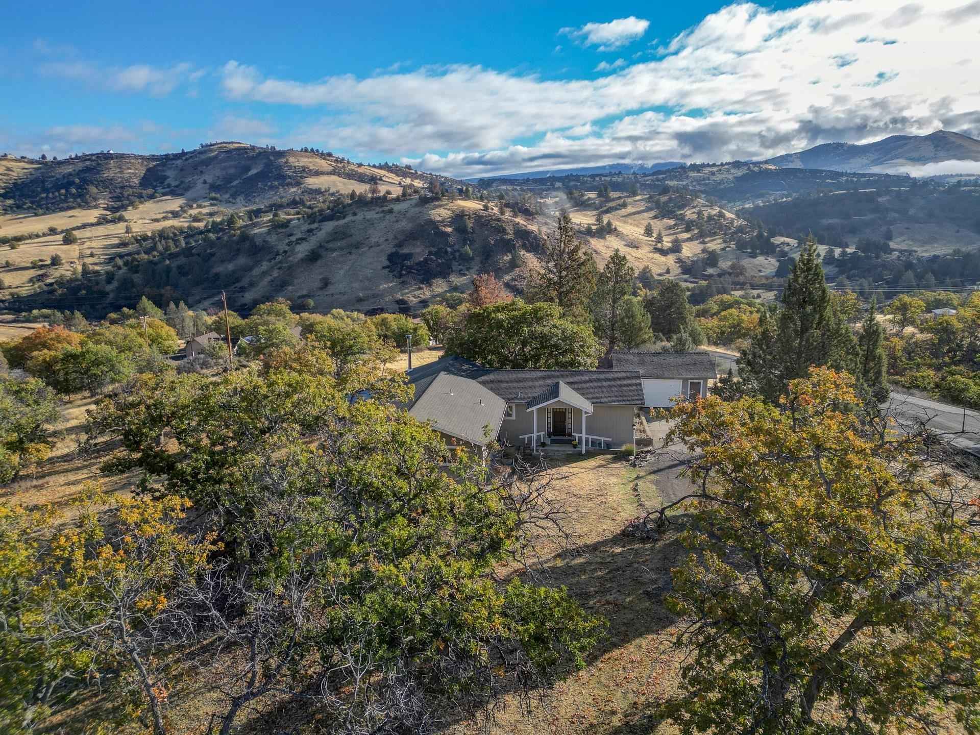 3115 Racoon Drive Hornbrook, CA 96044 - Photo 8 of 46 Gallery Image 8