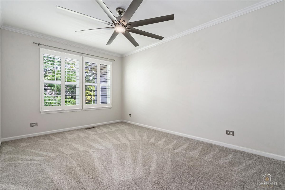 642 West Moreland Avenue Addison, IL 60101 - Photo 23 of 33