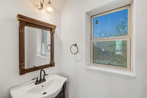 $899,000 | 2003 East 9th Street, Austin, TX 78702