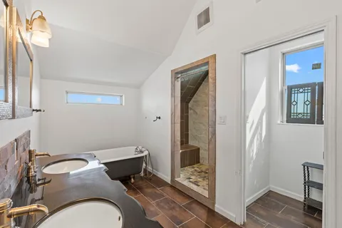 $899,000 | 2003 East 9th Street, Austin, TX 78702