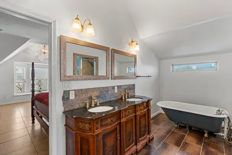 $899,000 | 2003 East 9th Street, Austin, TX 78702