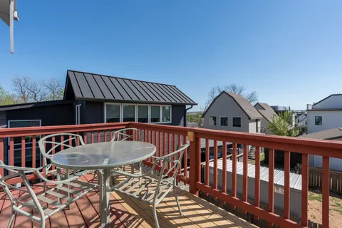 $899,000 | 2003 East 9th Street, Austin, TX 78702